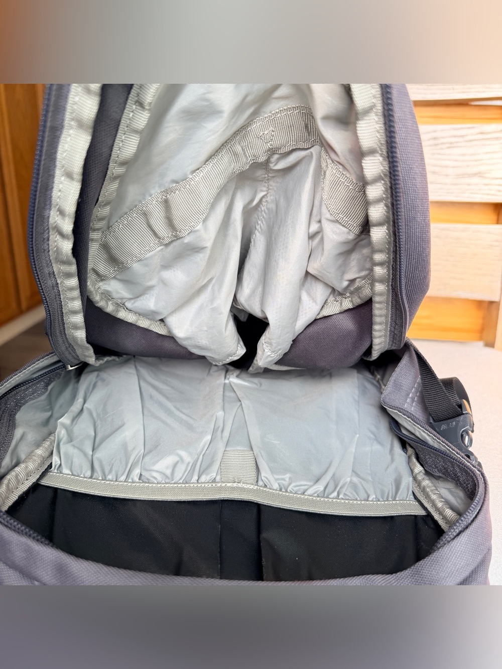 Osprey Daylite unisex Black and Gray Backpack - Picture 11 of 11
